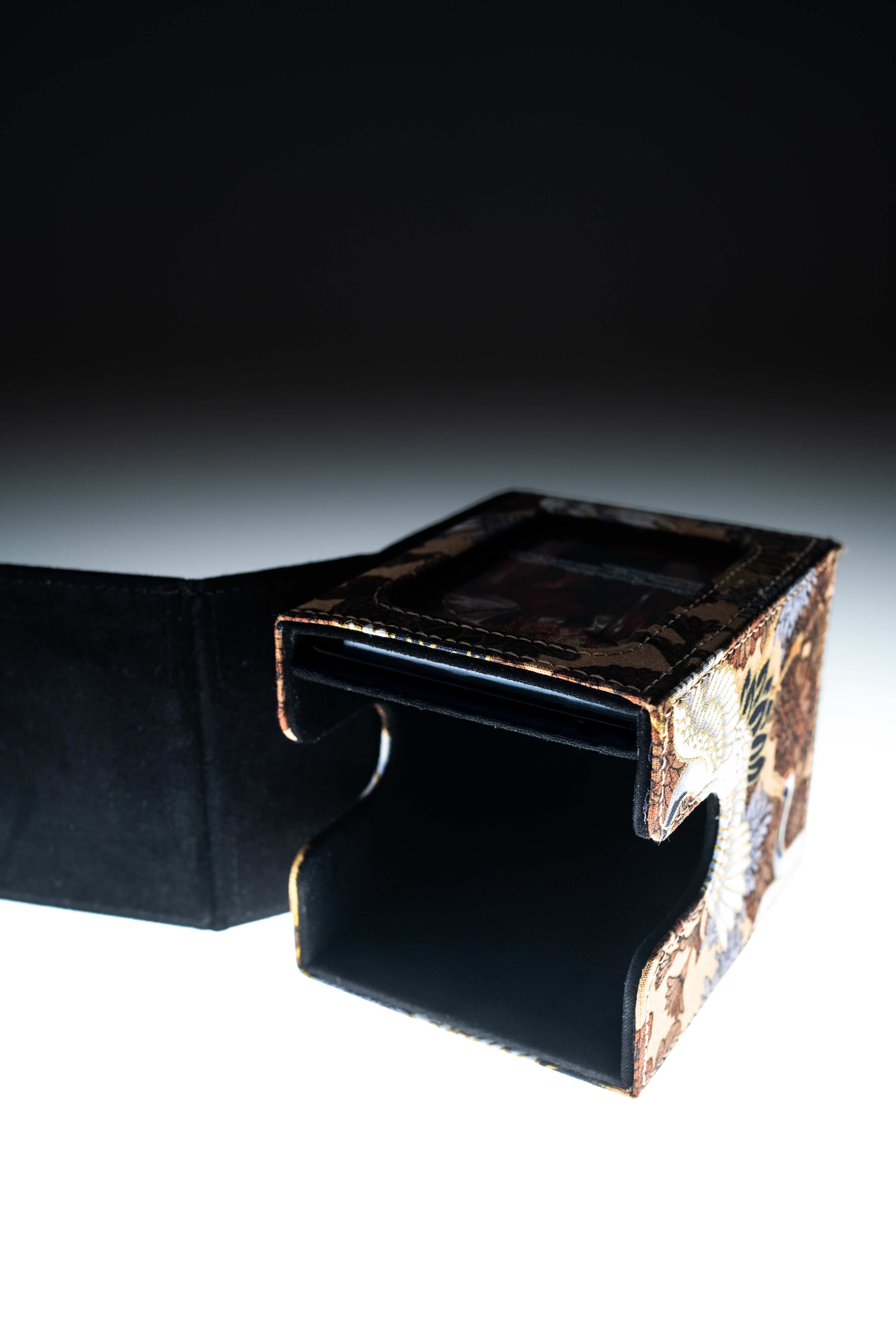 RED-SWAN DECKBOX